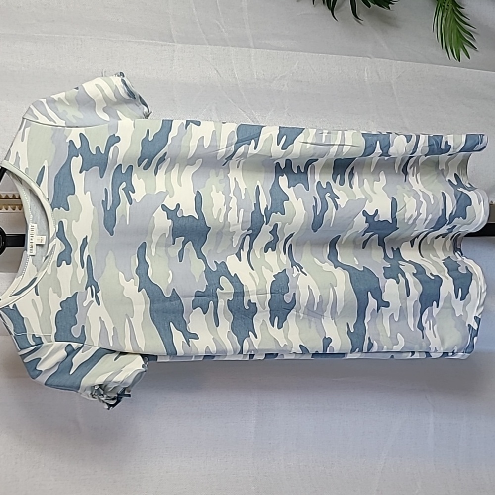 Crown of hearts large cotton camo dress. Excellent Condition